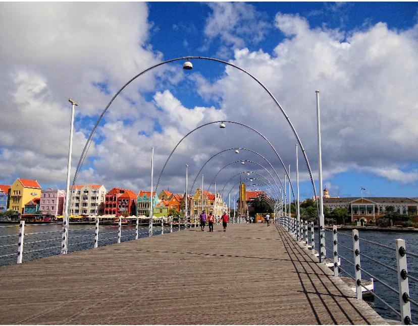 City Views Spacious Mezzanine Apartments Willemstad Exterior foto